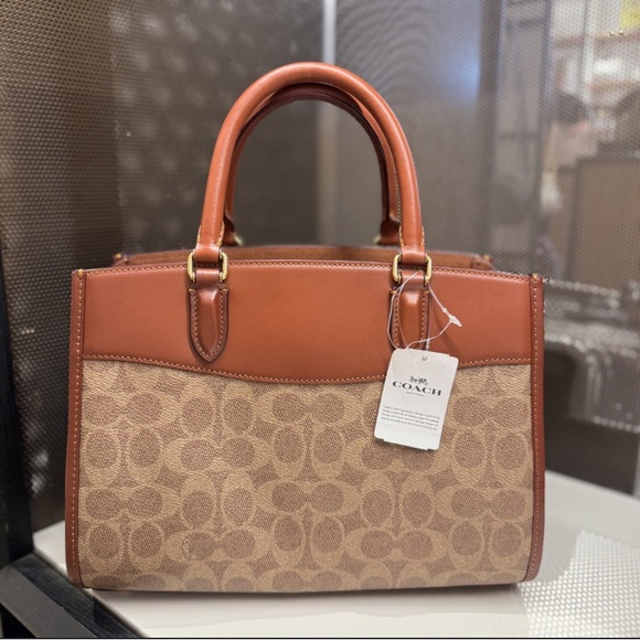 Meet your Posher, Antonio - Picture 3 of 10